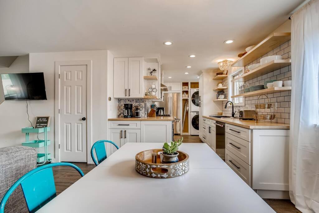 Family Townhome Near Mountains & Olde Town Арвада Екстериор снимка