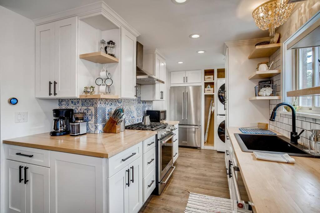 Family Townhome Near Mountains & Olde Town Арвада Екстериор снимка